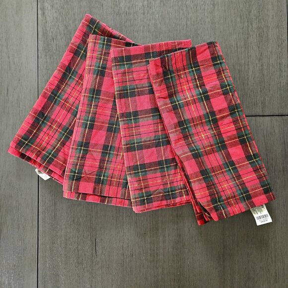 Pier 1 Imports Red Tartan Plaid Table Napkins  22” by 20”Cotton  Set of 4 Vtg - Picture 1 of 5